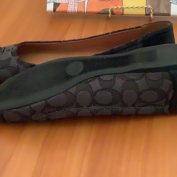 Coach Chelsea Monogram Flats 🖤🖤🖤🖤 - Picture 7 of 10
